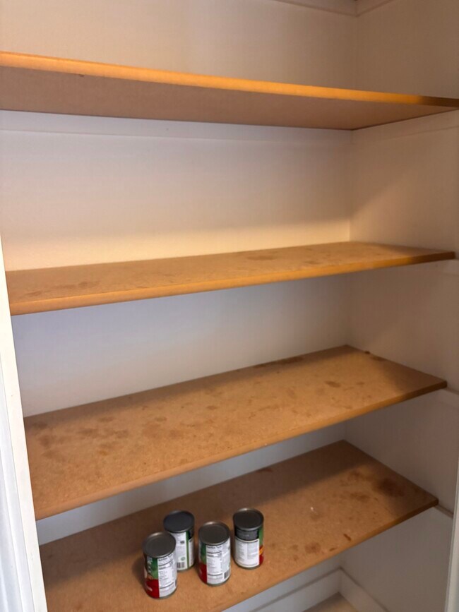 Foto del edificio - 657 N Main Ave