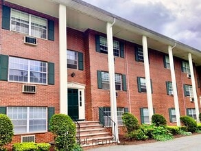 Building Photo - 3 Viking Ct