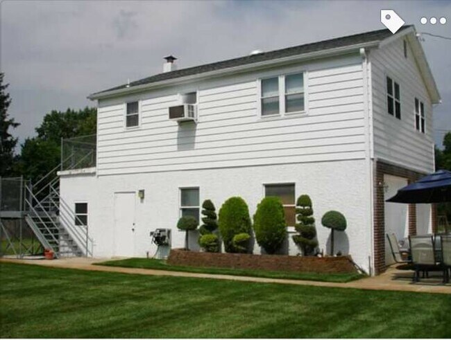 Building Photo - 163 Frederick Ave