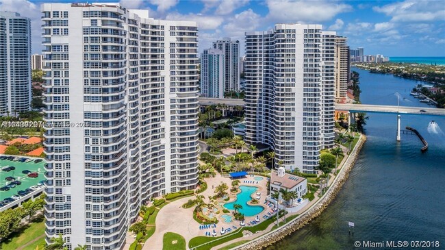 Foto del edificio - 3600 Mystic Pointe Dr