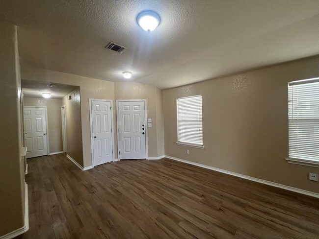 Building Photo - 6634 Hartnet Fields