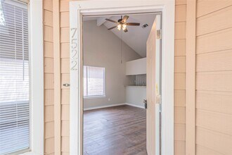 Building Photo - 7522 Pepperbrook Dr