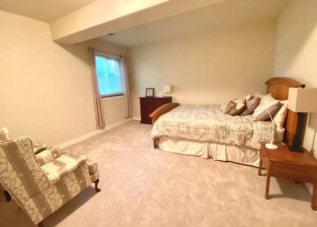 Foto del edificio - 21640 E Briarwood Dr