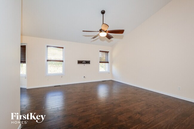 Foto del edificio - 240 Glen Meadows Ct