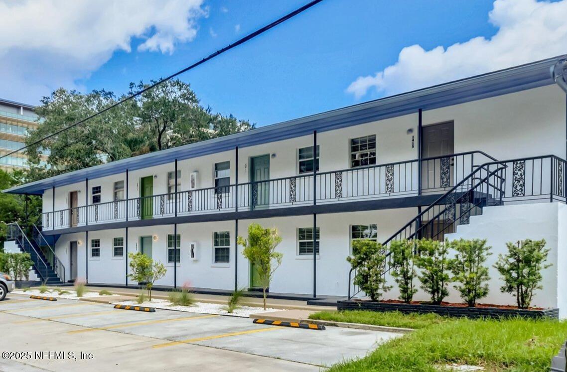 Primary Photo - 1407 Palm Ave