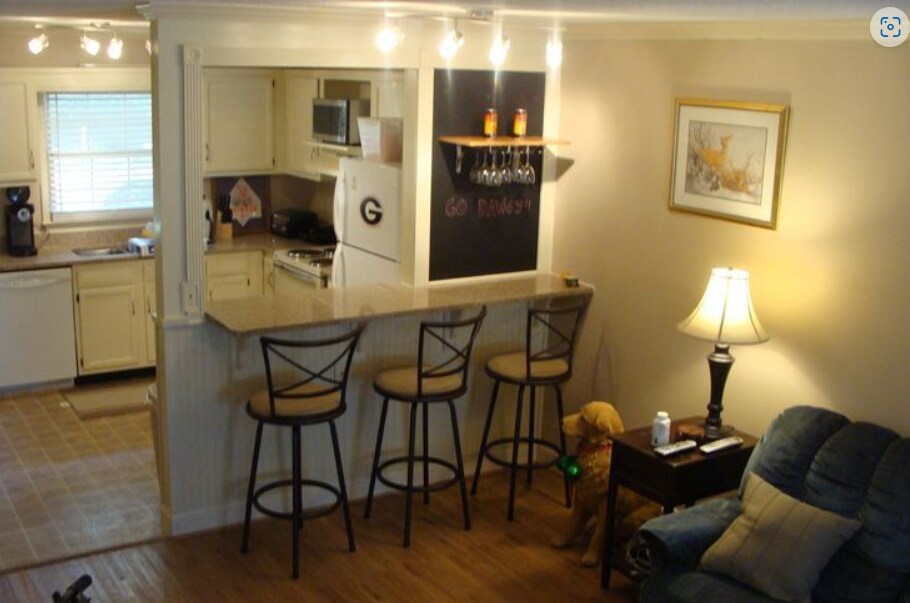 Full Kitchen and Serve Thru Bar - 211 W Rutherford St