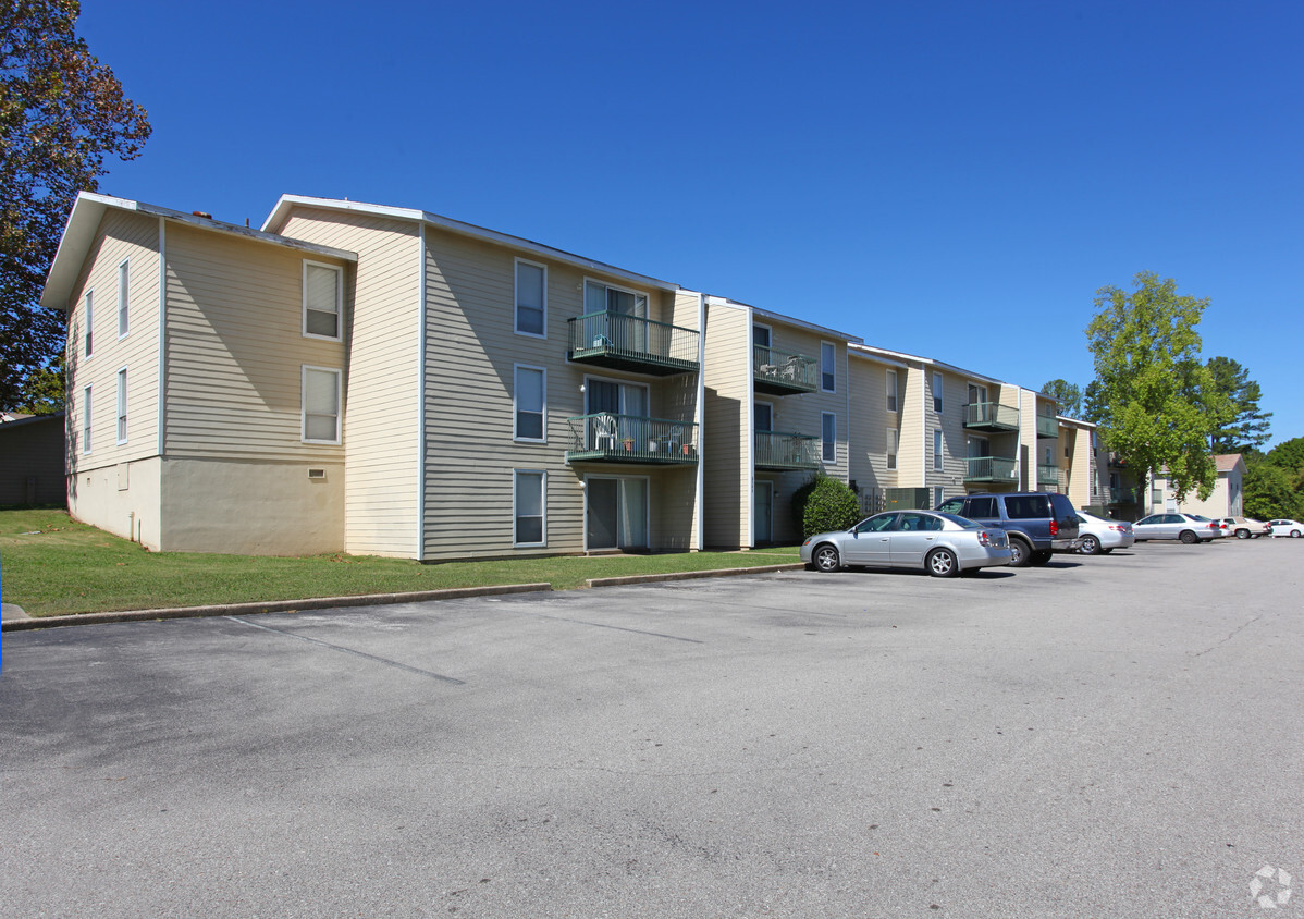 Primary Photo - The Raintree Apartments