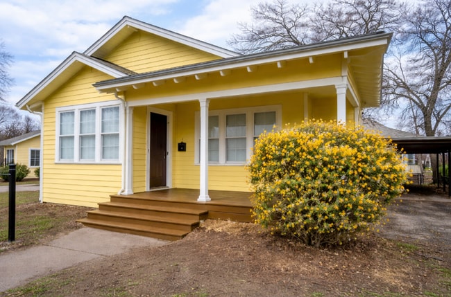 Building Photo - Nice 3 BR Rental Near Downtown