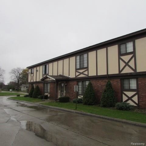 Primary Photo - 22753 Grove St