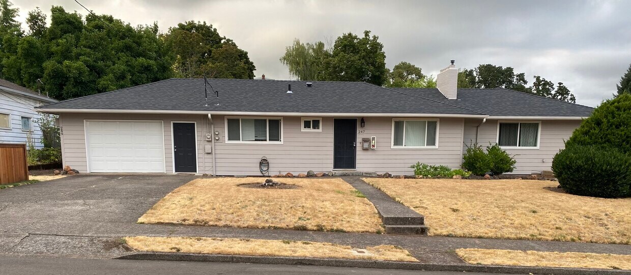 Foto principal - 249 Judson St S