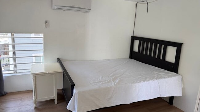 Building Photo - 301 W 1st St