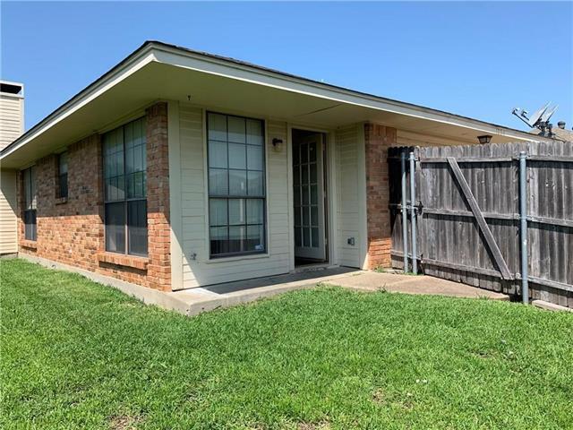 Building Photo - 1234 Mockingbird Ln