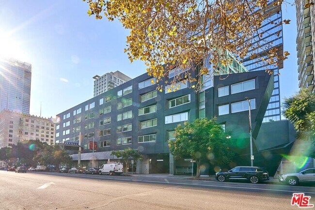 Foto del edificio - 901 Flower St
