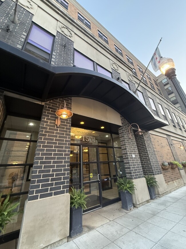 Foto del edificio - 1501 W Belmont Ave