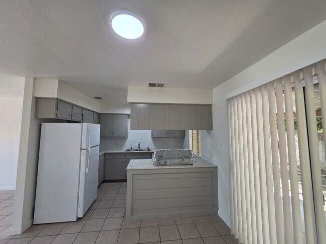 Foto del edificio - 775-775 E Honolulu St