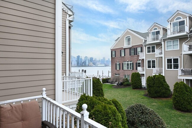 Foto del edificio - 490 Fulton Ct