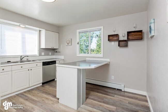 Building Photo - 156 michael CT