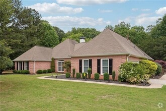 Building Photo - 145 Springfield Creek Rd