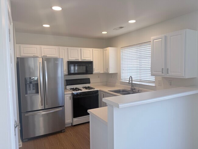 Foto del edificio - 9420 Meadowmont View Dr