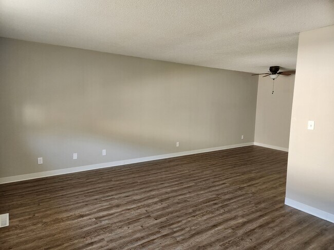 Building Photo - 116 Shepard St