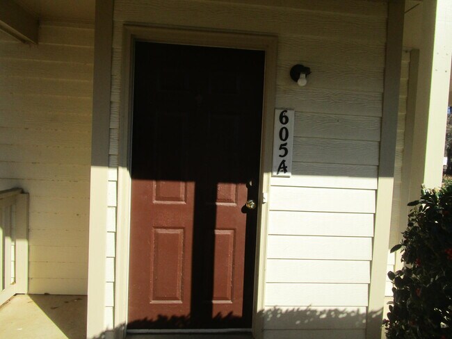 Foto del edificio - 605 Archdale Dr