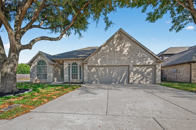 Foto del edificio - 3314 Zubin Ln