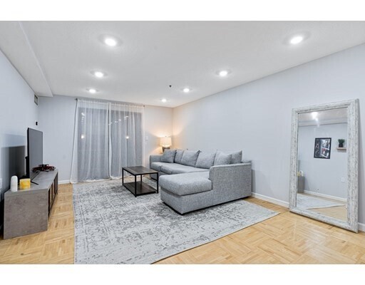 Foto principal - 357 Commercial Street