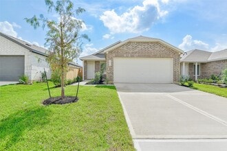 Building Photo - 16818 Great Highlands Dr