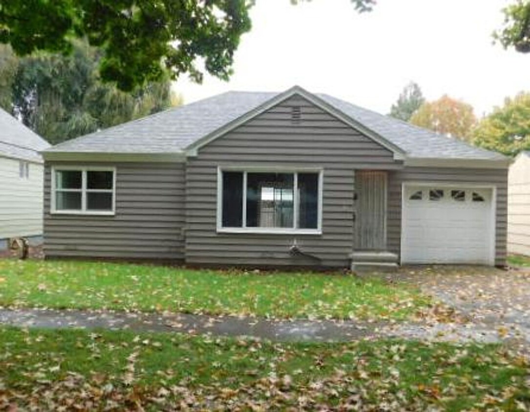 Primary Photo - 3Bd/2Ba Single Story House - For viewing!