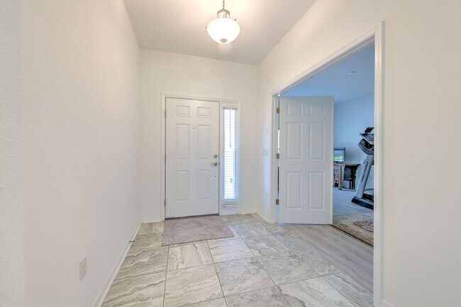 Building Photo - 13329 Sage Holw Ave