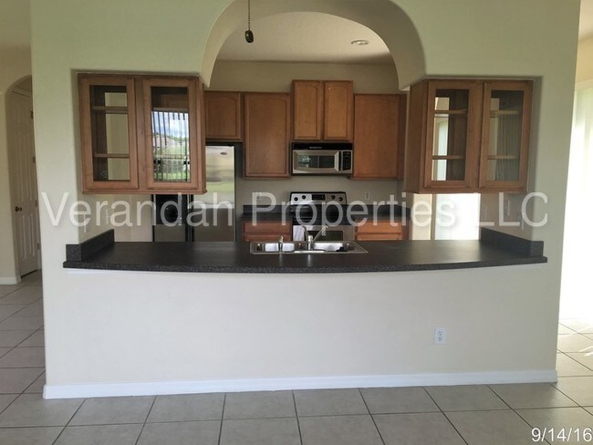 Building Photo - 10048 Silver Laurel Way