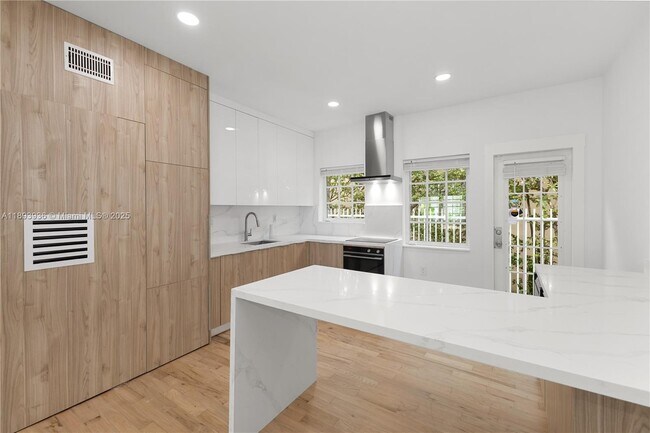 Foto del edificio - 1211 Meridian Ave