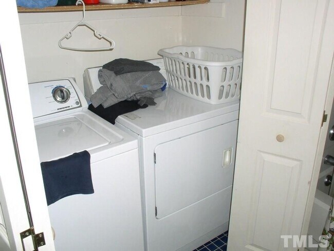 Foto del edificio - Carrboro / Brighton Sq. Apt. AVAILABLE