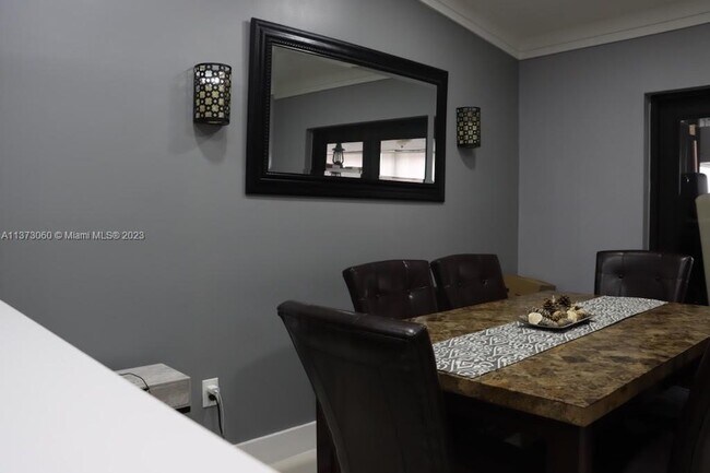 Foto del edificio - 10384 NW 128th Terrace