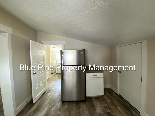 Building Photo - 170 S Water Ave