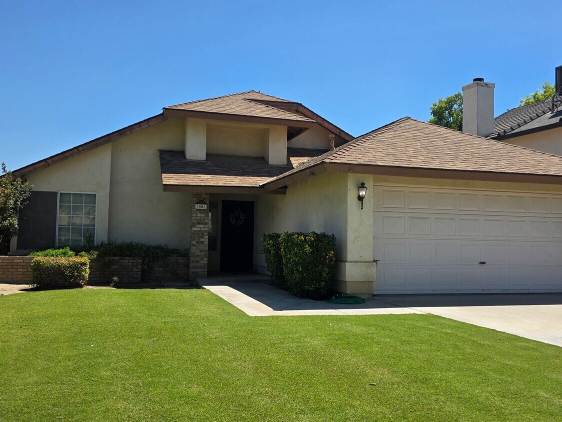 Foto principal - 6508 Pine Borough Ct