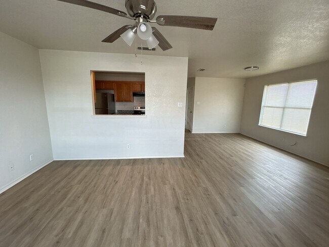 Building Photo - 909 McDaniel Circle, Killeen