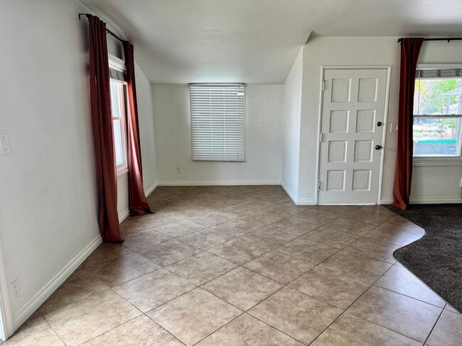 Building Photo - Phenomenal Single Story Near Downtown Orange!
