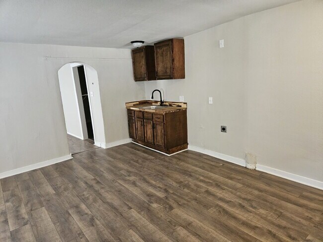 Building Photo - Large one bed/one bath duplex for rent