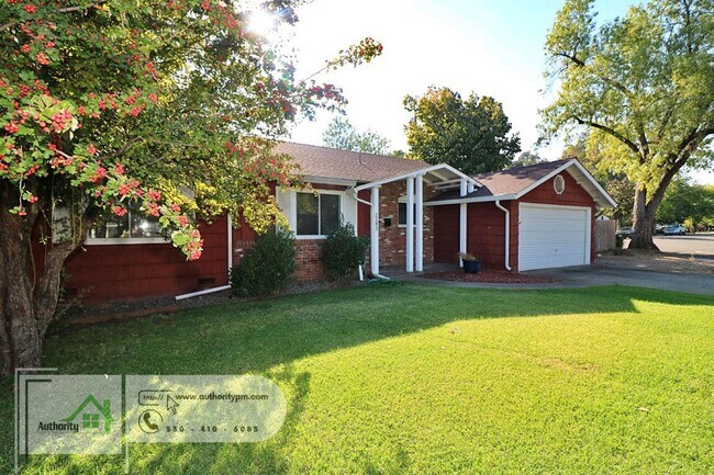 Building Photo - 2202 Canal Dr