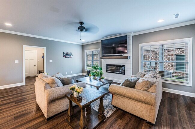 Foto del edificio - 535 Cumberland Pointe Ln