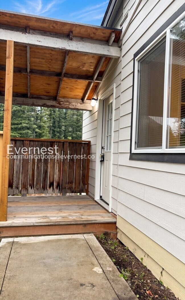 Foto del edificio - 2-Bed/1-Bath Town Home/ Available Now!