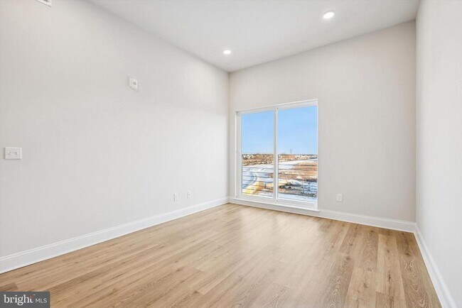 Building Photo - 2157 E Lehigh Ave