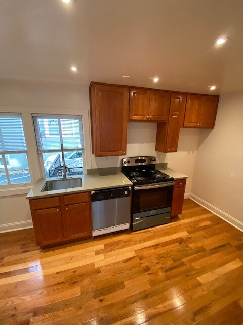 Foto del edificio - 2644 Green Bay Rd