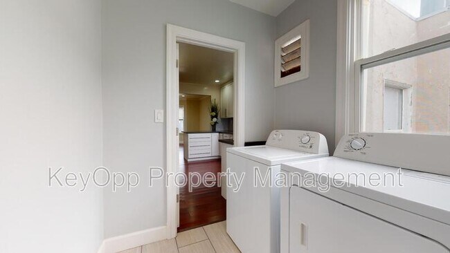 Foto del edificio - 304 32nd Ave