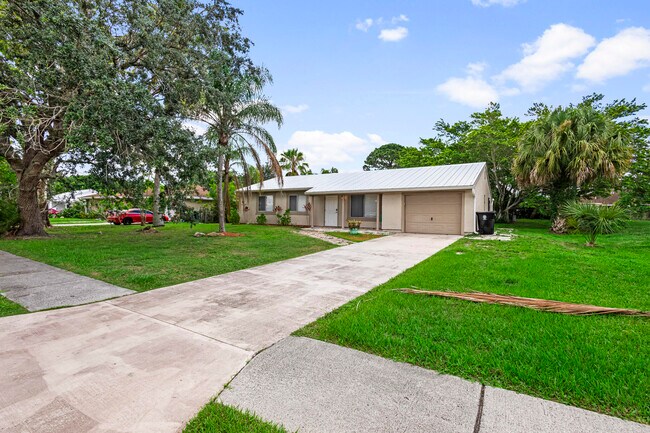 Foto del edificio - 766 SW Belmont Cir