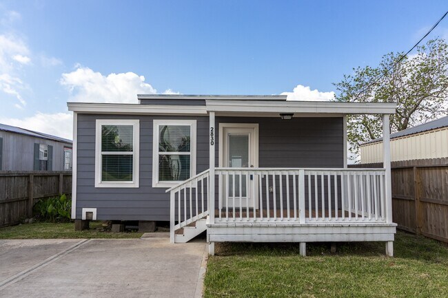 Foto del edificio - 2830 Bay Oaks Harbor Dr