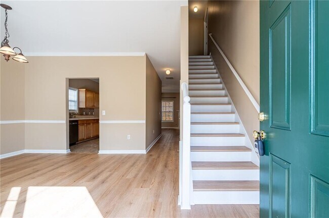 Building Photo - 32 Brookvalley Ct W