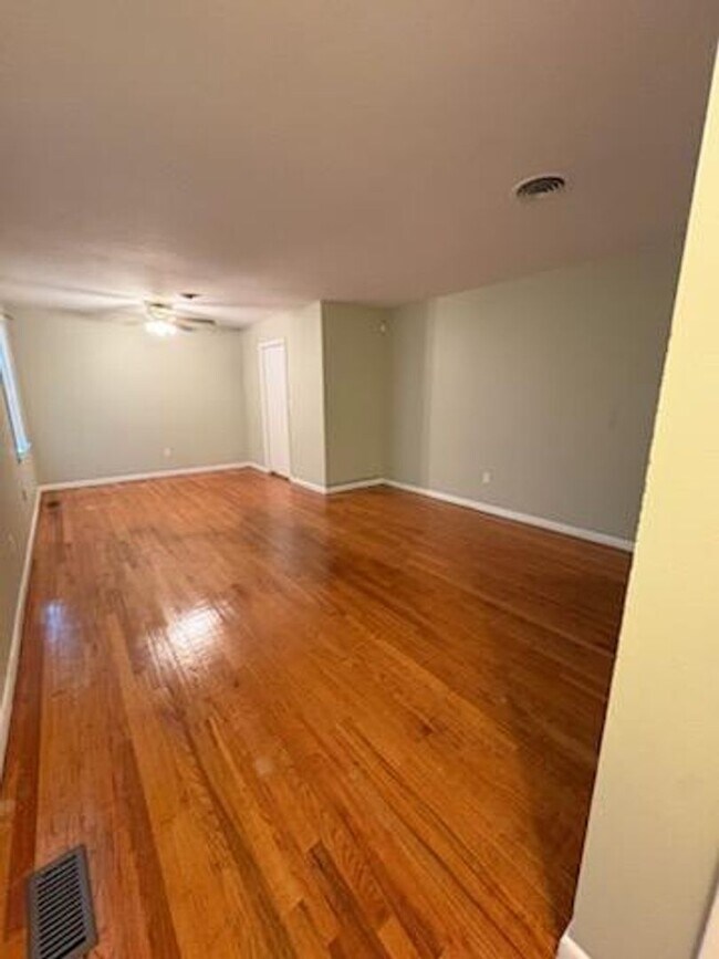 Foto del edificio - 2668 Vernon Dr