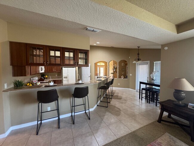 Foto del edificio - Fully Furnished Home In Desirable SW Neighbohood